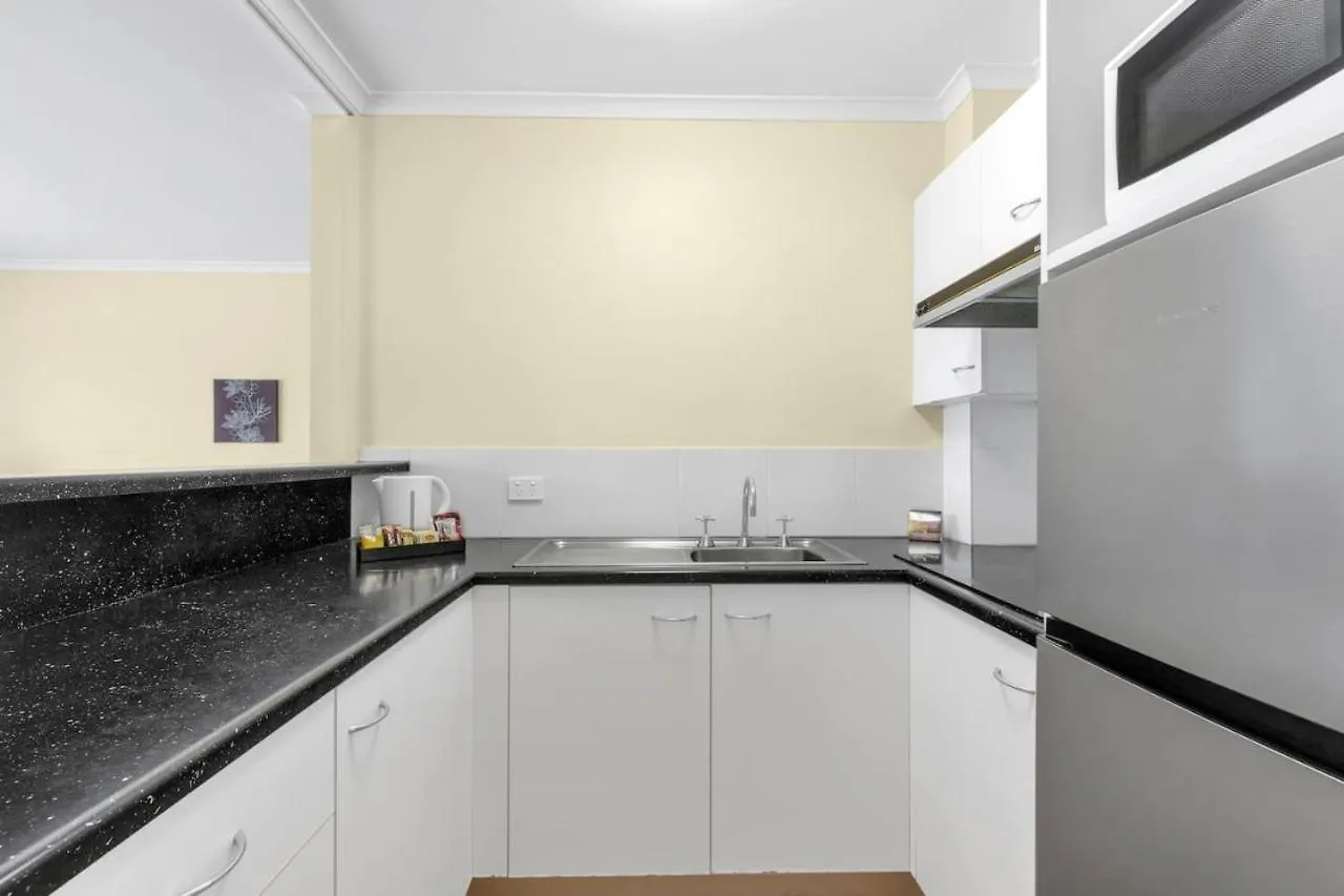 Quiet Unit In Leafy Hotel Brisbane