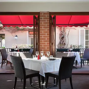 Ramada By Wyndham Windsor Hotel