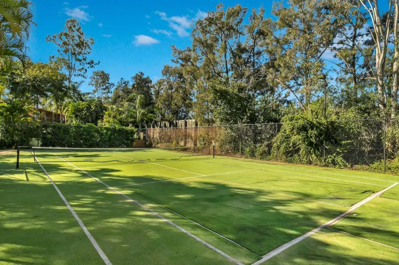 Quiet Unit In Leafy Hotel Brisbane Australia